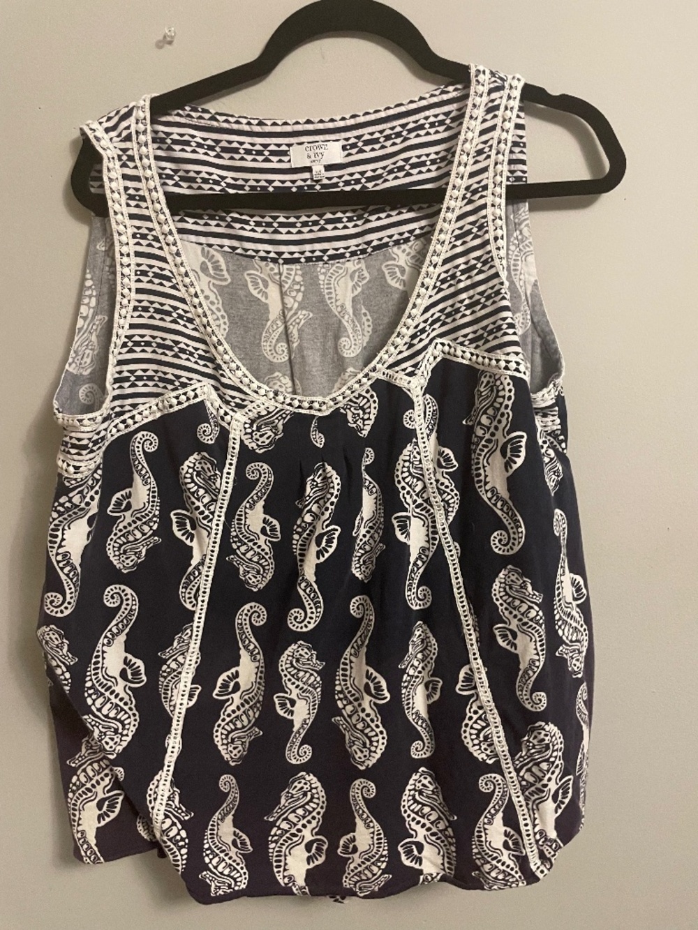 Crown and Ivy women’s size 2X embroidered tank top